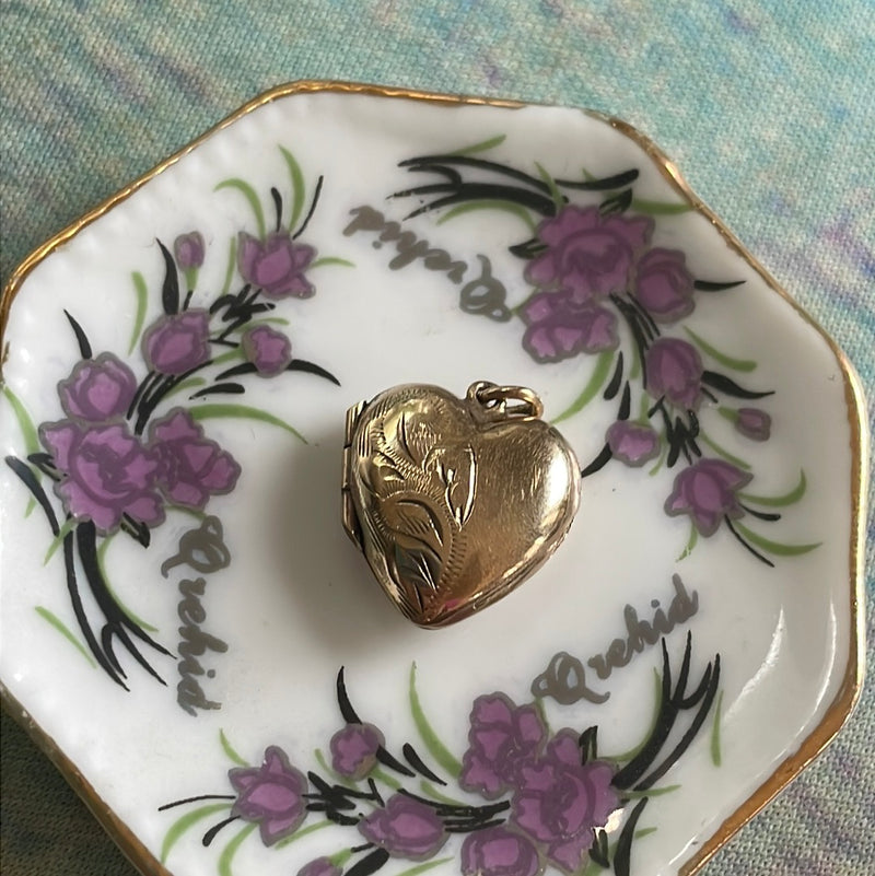 Engraved Heart Locket - 9k Gold - Vintage