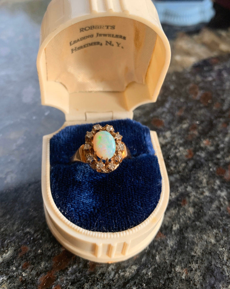 Opal Diamond Ring - 9K Gold - Vintage