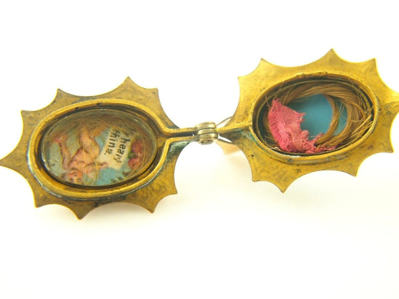 Engraved Flower Locket - 14k Gold - Vintage locket 