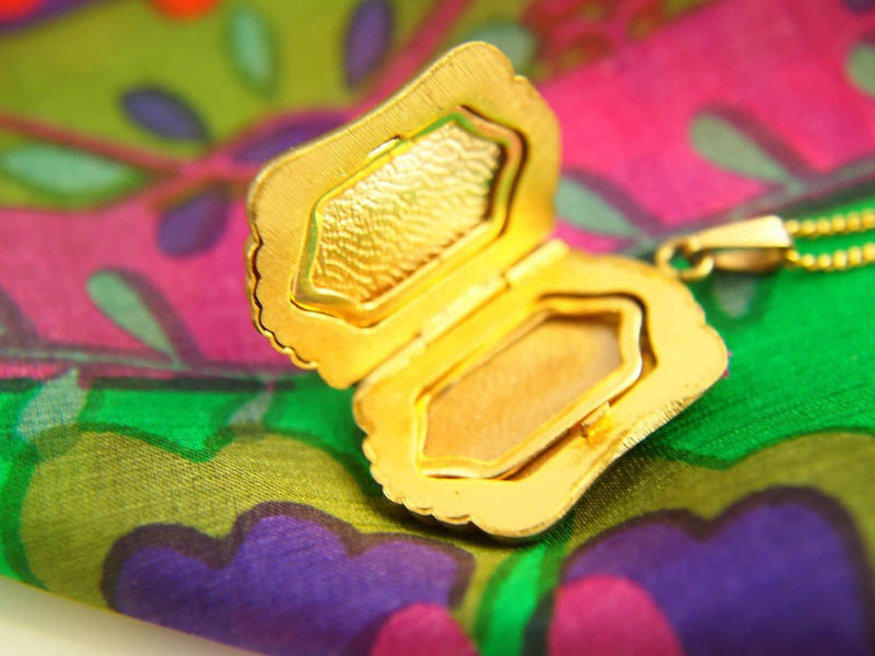 Flower Locket Necklace - 1940s Locket - Engraved Locket - Gold Filled Locket - Wedding Locket