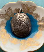 Engraved Sterling Flower Locket - Poem on back - Vintage locket