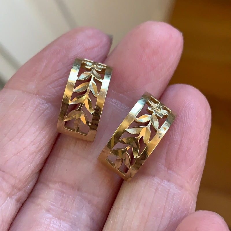flower-half-hoop-earrings-14k-gold-vintage