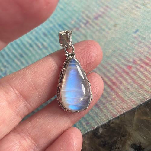 moonstone-drop-pendant-sterling-silver