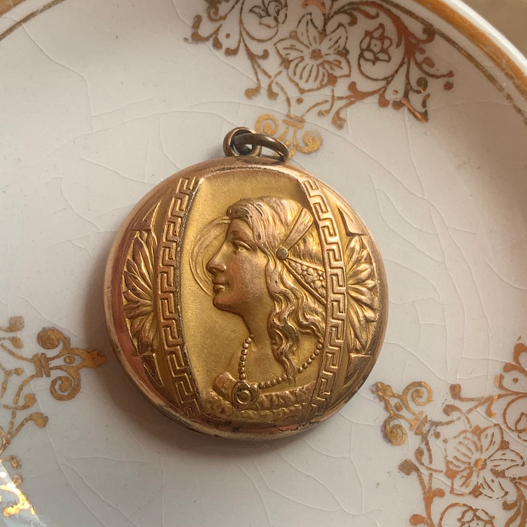 Nouveau Lady Locket - Gold Filled Locket - Antique locket – Vintage ...