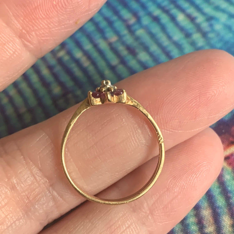 Ruby Flower Ring - Diamond - 10k Gold - Vintage