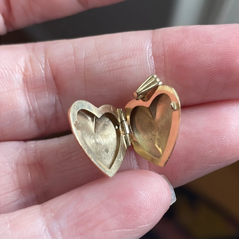 Engraved Heart Locket - 14k Gold - Vintage