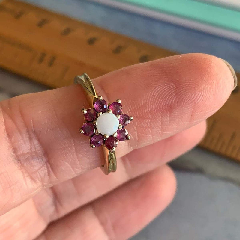 Garnet Opal Flower Ring 18k Gold Vintage – Vintage Paris Jewelry