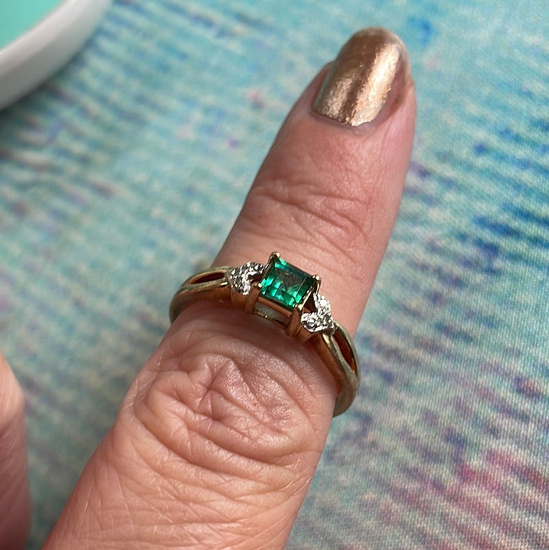 Vintage Green Tourmaline and Diamond Ring