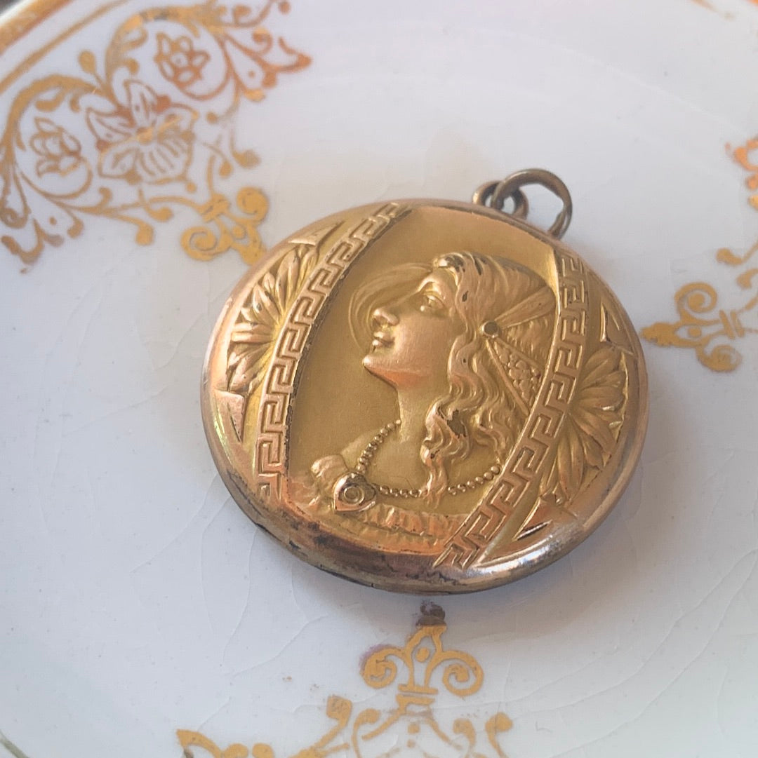 Nouveau Lady Locket - Gold Filled Locket - Antique locket – Vintage ...