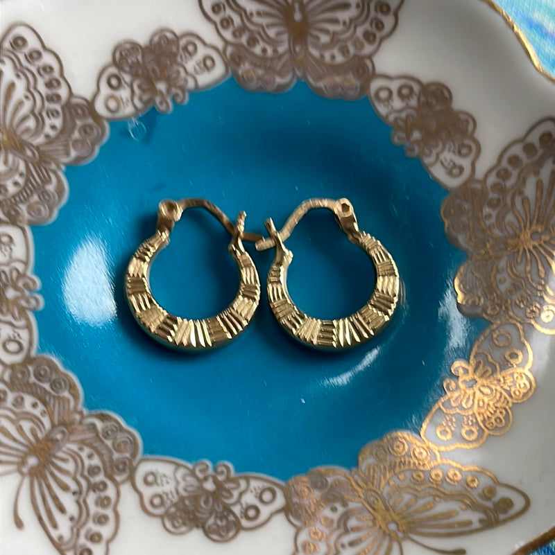patterned-hoop-earrings-14k-gold-vintage-3